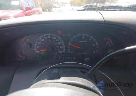 2000 Ford F-150 Lariat/Work Series/Xl/Xlt z USA, uszkodzony, nr VIN 1FTRX18L9YNB43776